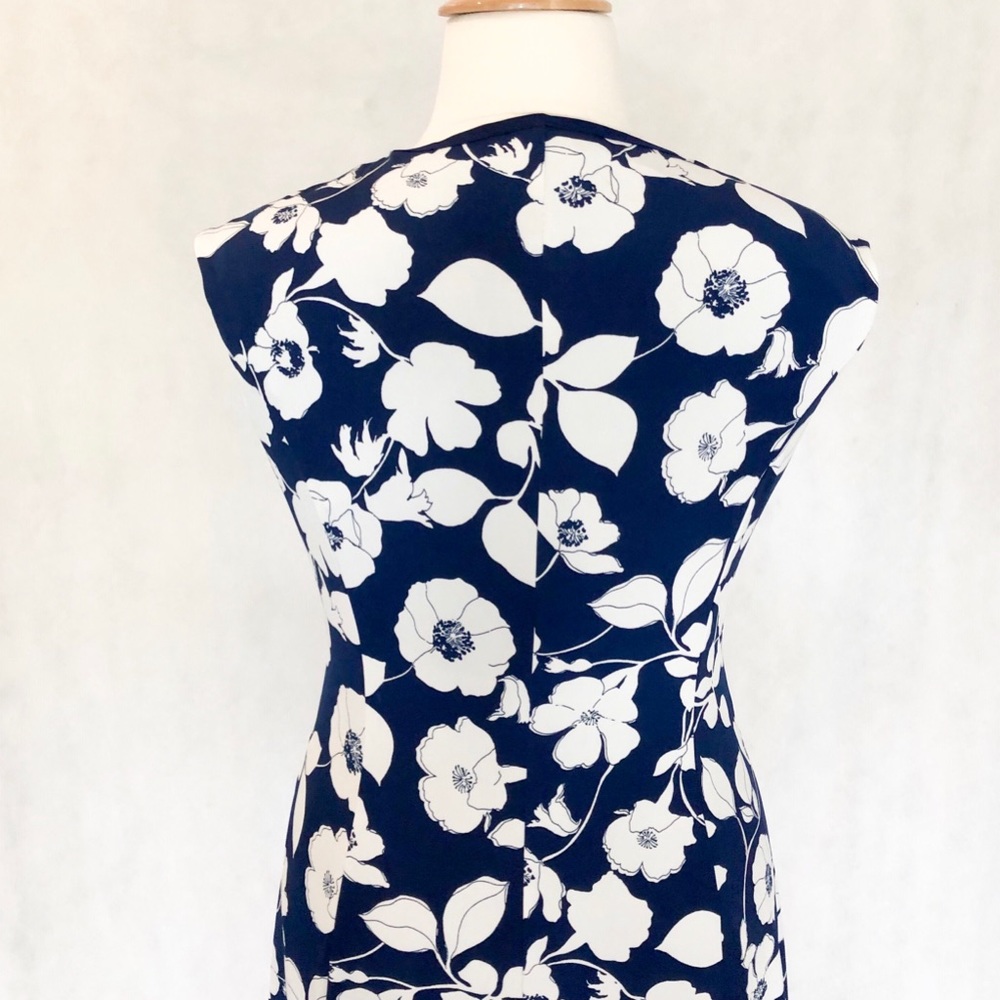 Liz Claiborne Navy and White Floral Knit Dress - Picture 5 of 8